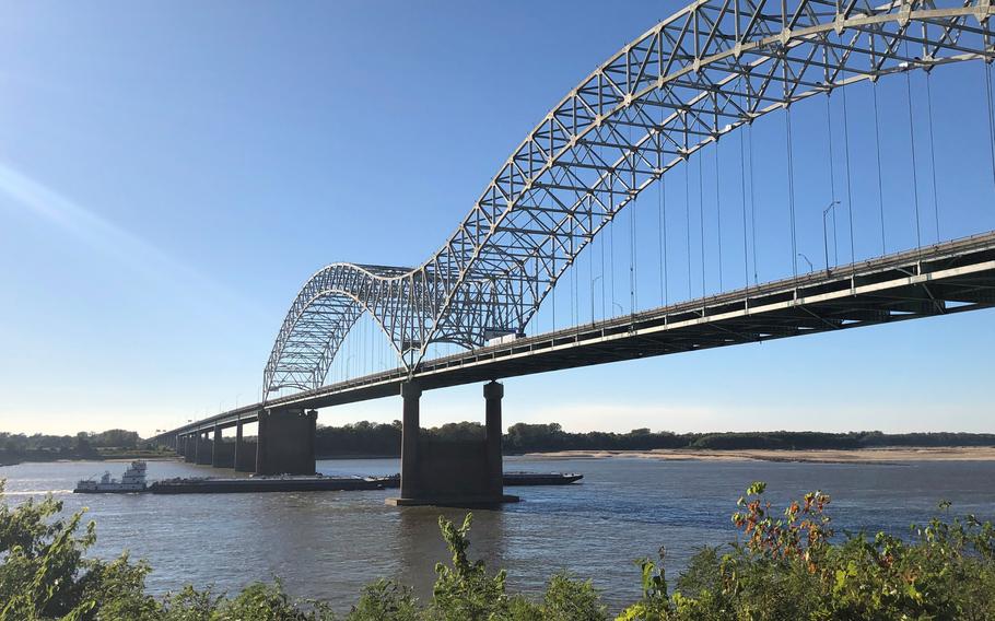 Mississippi Barge Backup Stalls Millions Of Tons Of Cargo | Stars And ...